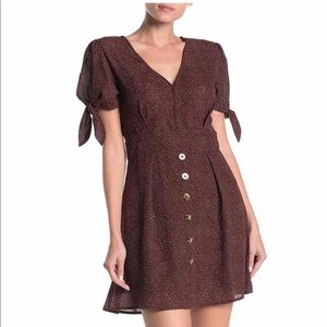 ✨NWT✨Blu Pepper Micro Dot Dress with Tie Cuffs